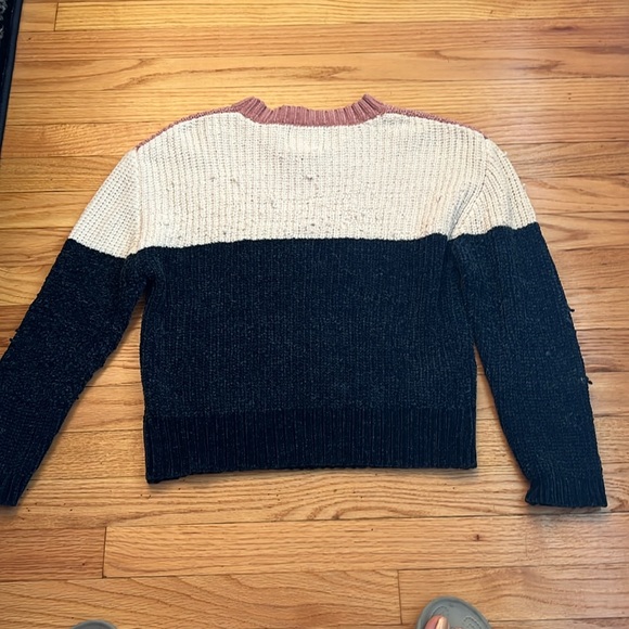 Snails and Cinnamon Sweater - Picture 3 of 5